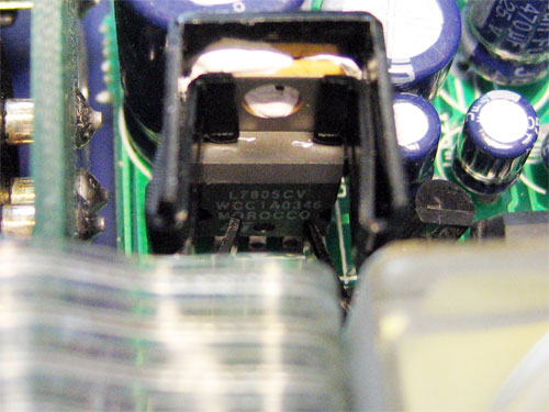 L7805